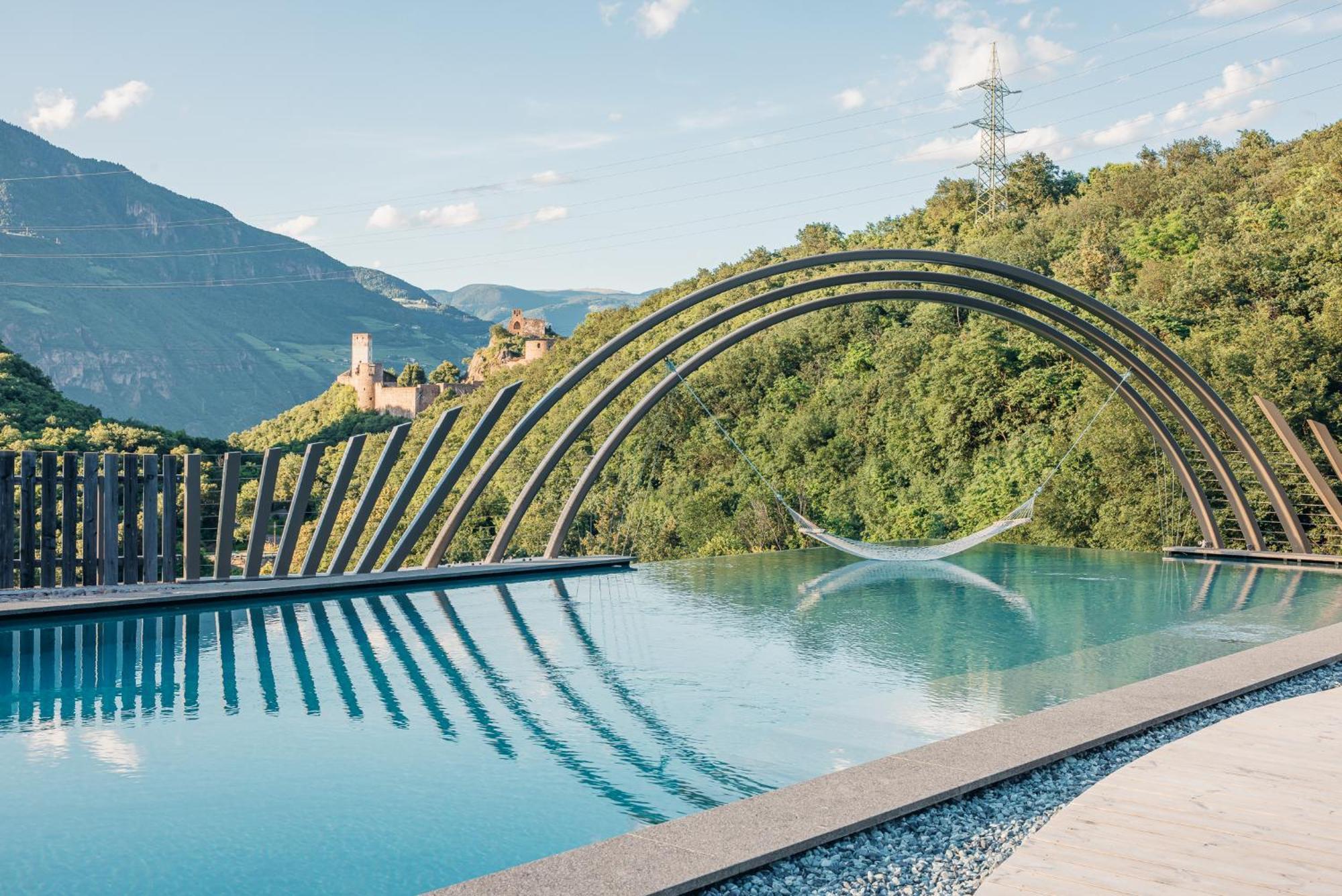 Hotel Sigmundskron Appiano Sulla Strada Del Vino Zewnętrze zdjęcie