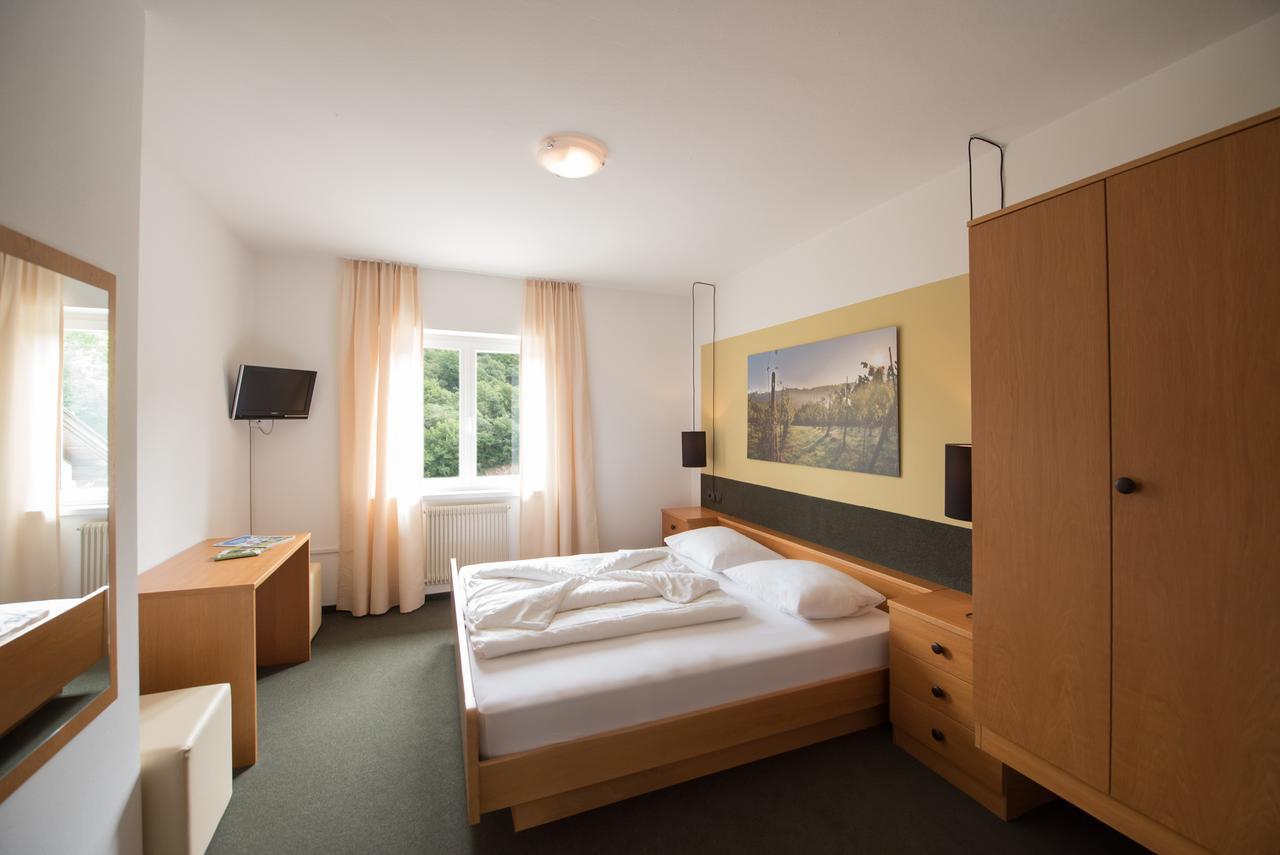 Hotel Sigmundskron Appiano Sulla Strada Del Vino Zewnętrze zdjęcie